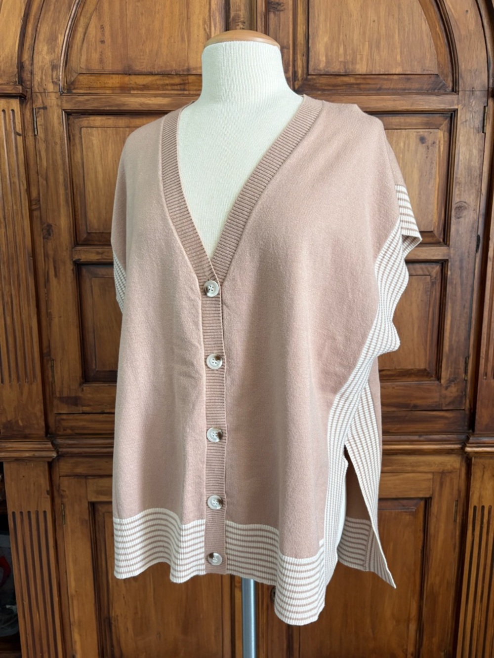 NWT Annie Wear Tan Button-Front V-Neck Sweater Vest